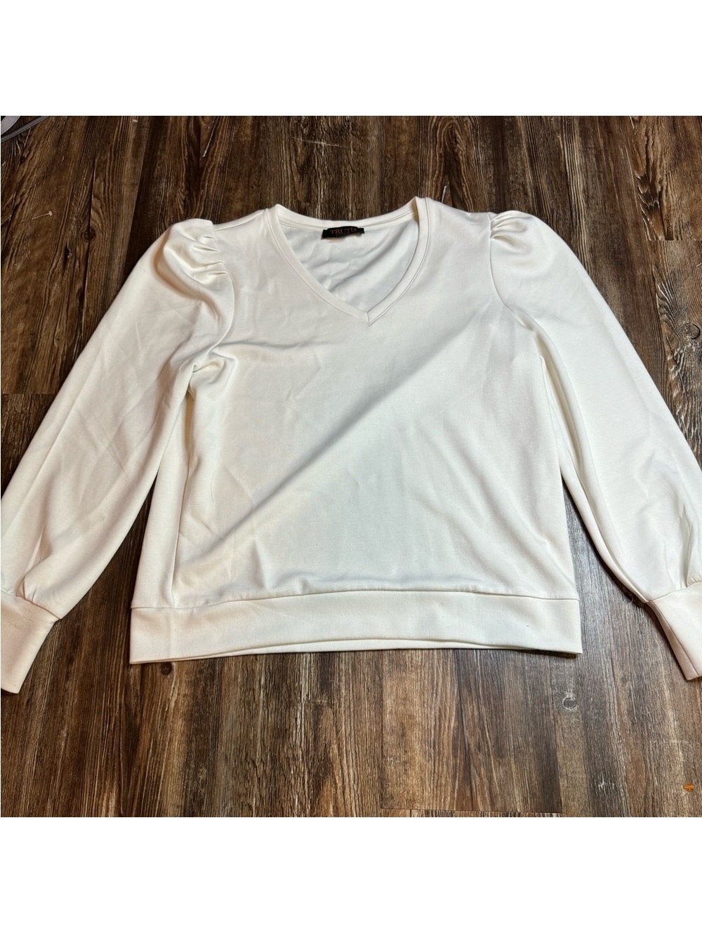 truth white v neck crop sweater